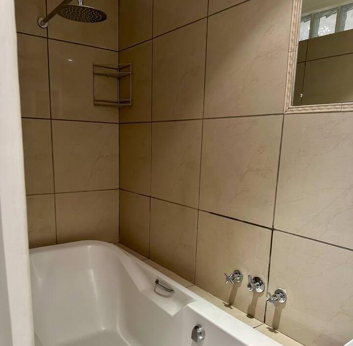 To Let 2 Bedroom Property for Rent in Sea Point Western Cape